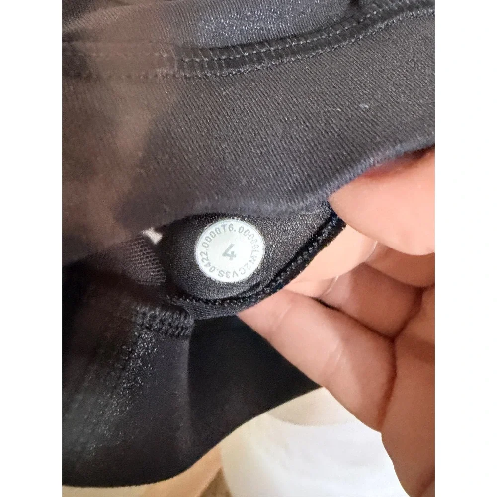 Lululemon Energy Bra Black Foil Strappy Sports Bra Size 4 W2CV3S